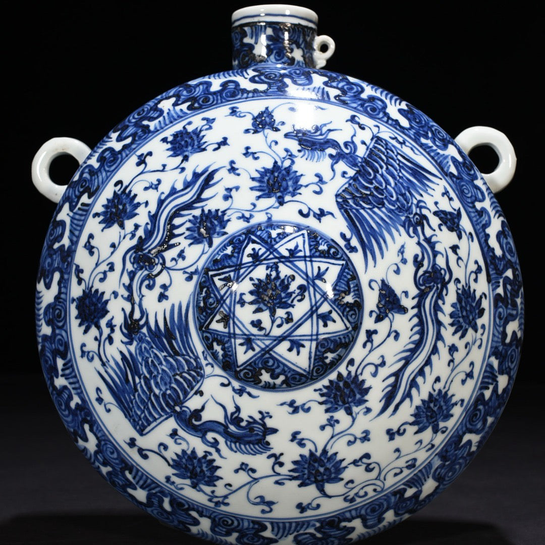 Chinese antique blue and white wall teapot