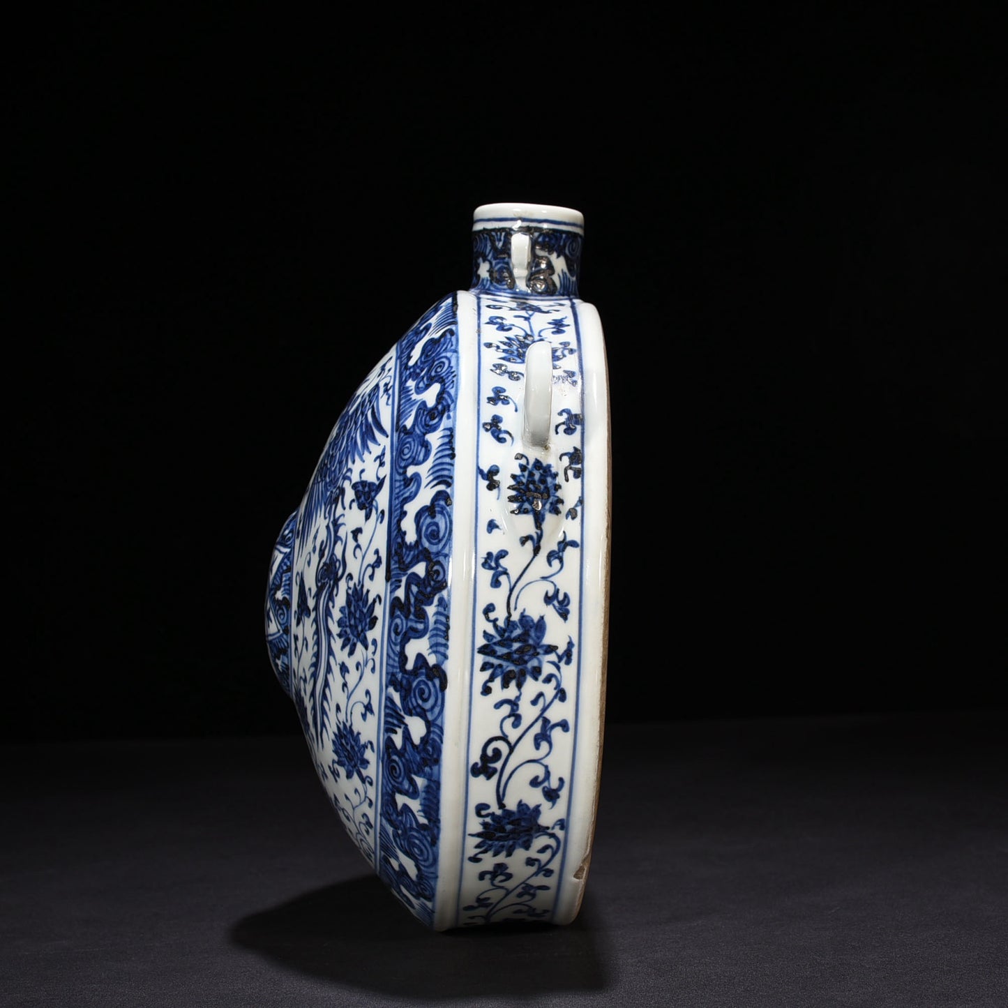 Chinese antique blue and white wall teapot