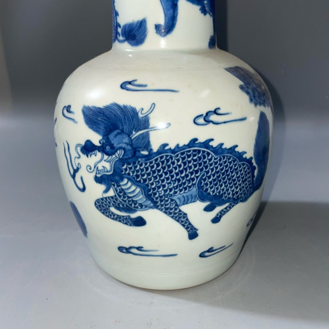 Chinese Antique Beast Tianqiu Bottle