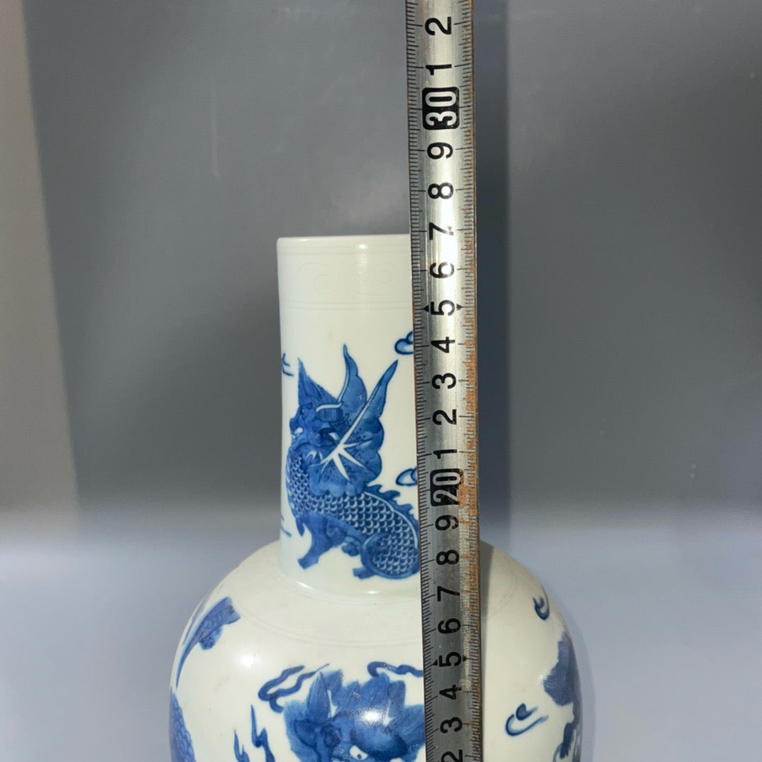 Chinese Antique Beast Tianqiu Bottle