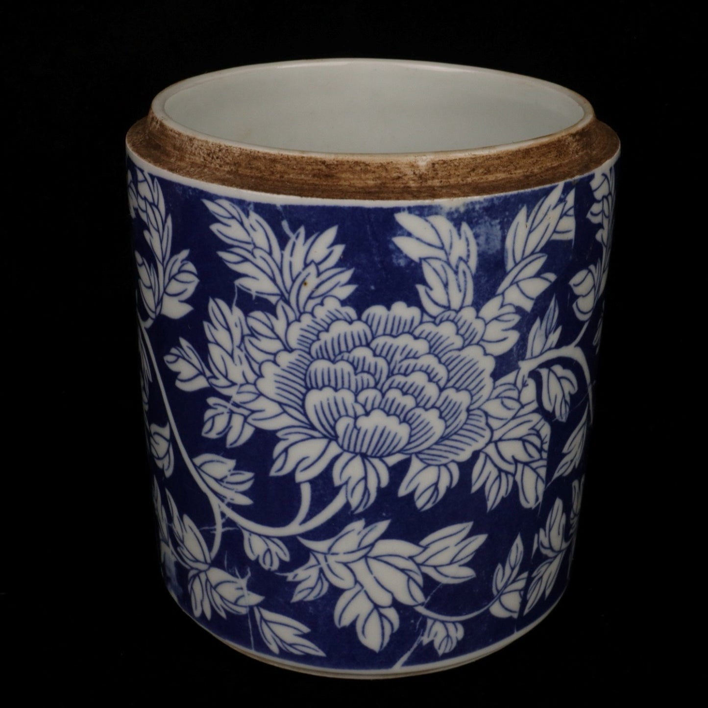 Blue and white peony flower pattern covered jar