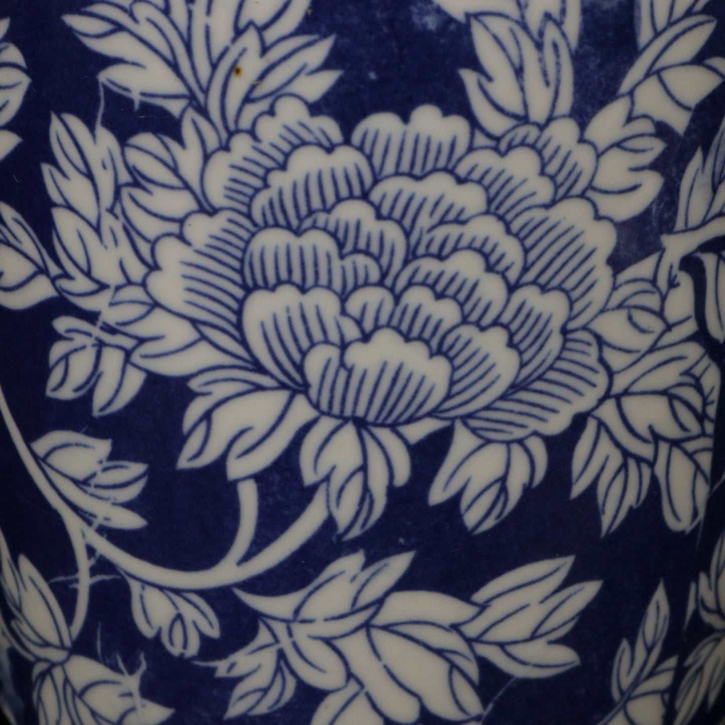 Blue and white peony flower pattern covered jar