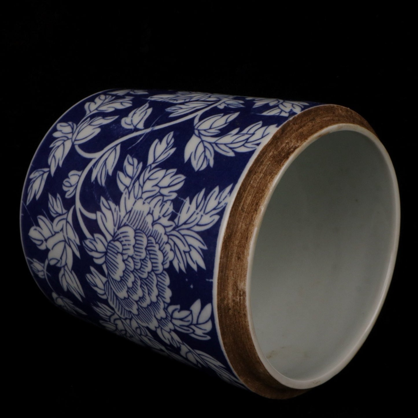 Blue and white peony flower pattern covered jar