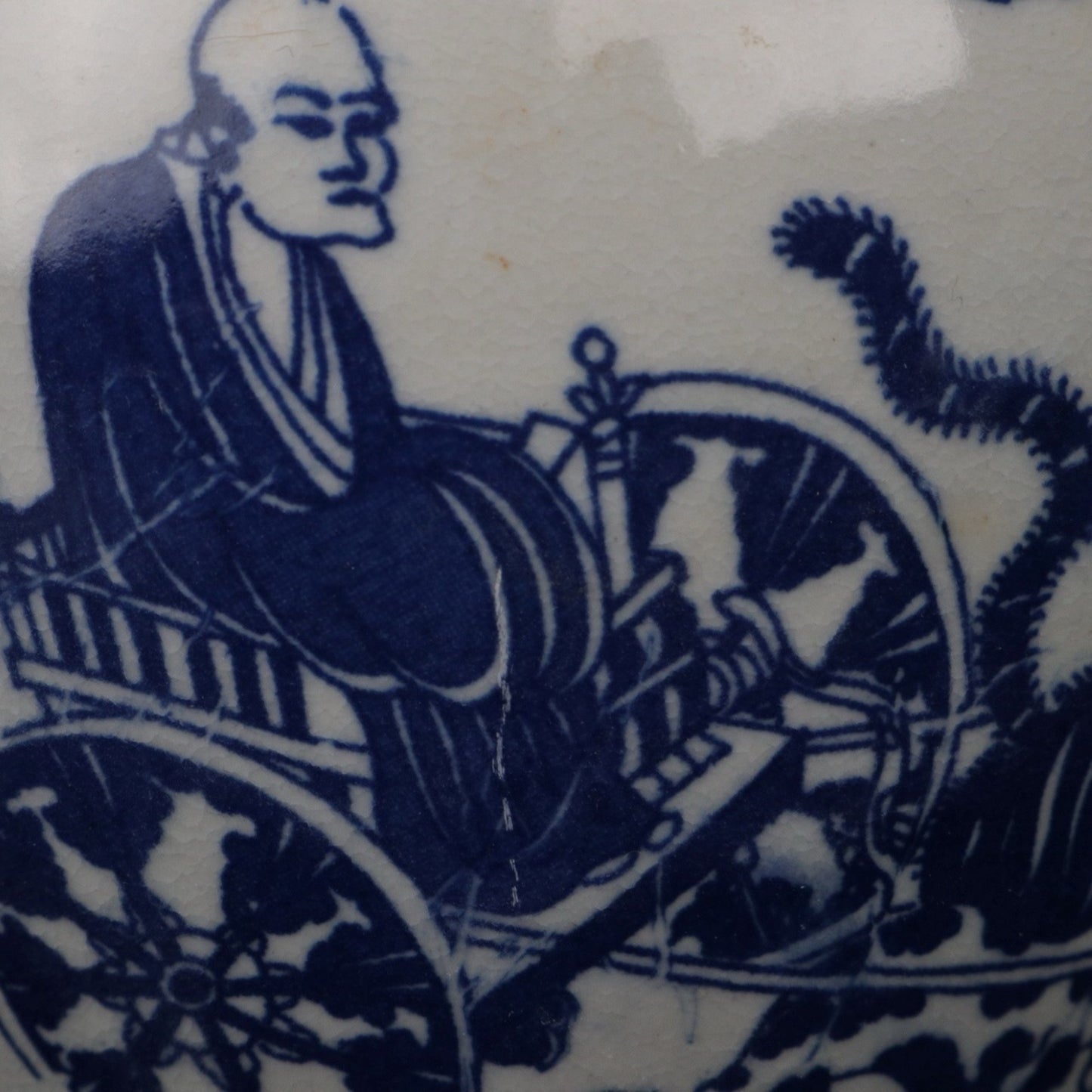 Blue and White Ghost Valley Descending Mountain Pattern Treasure Pearl Altar