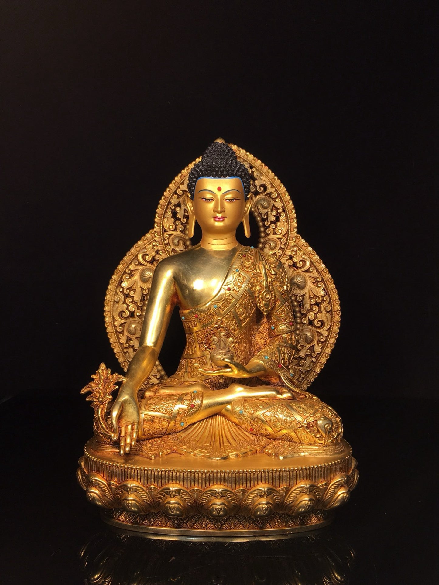 Bronze gilded statue of Shakyamuni Buddha