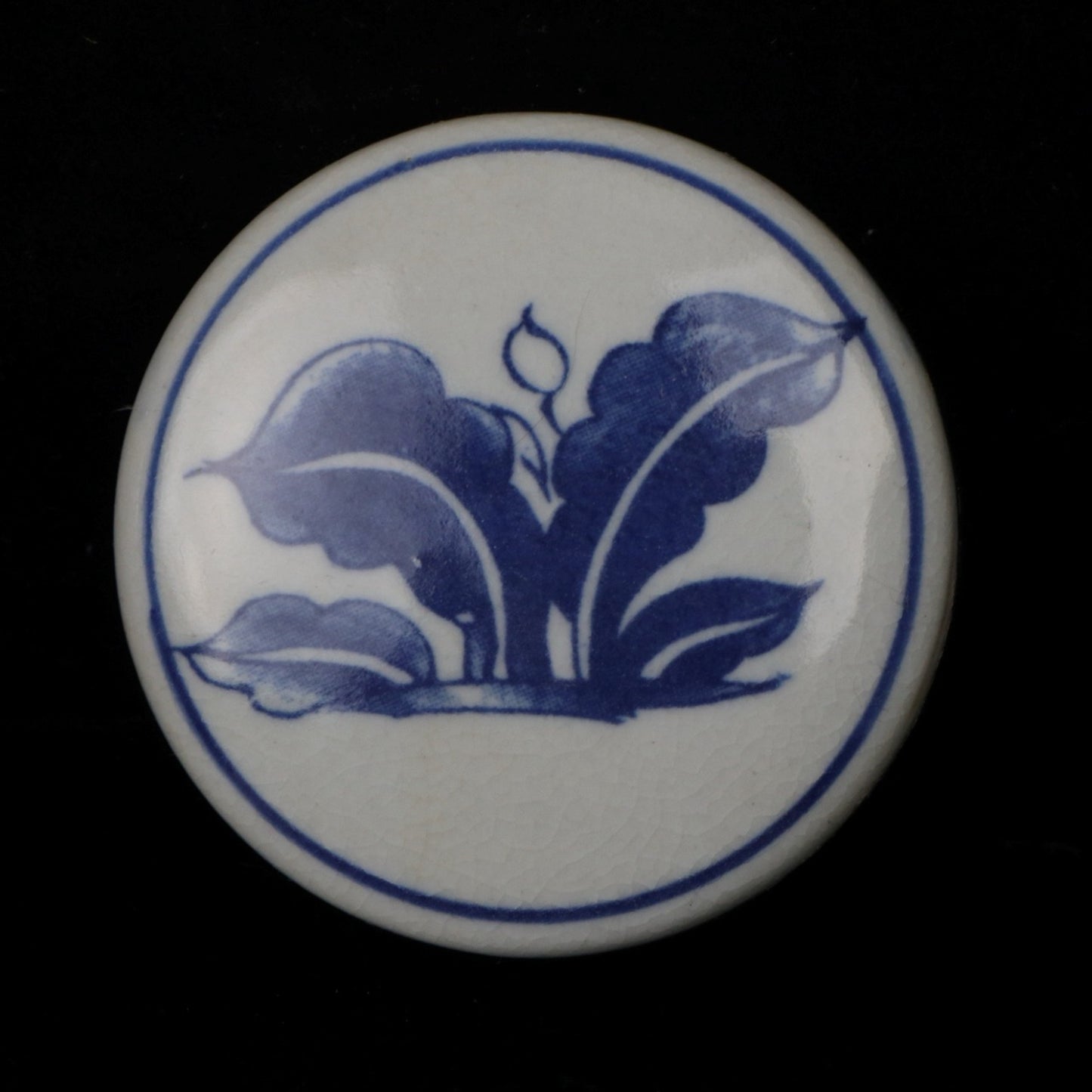 Blue and White Ghost Valley Descending Mountain Pattern Treasure Pearl Altar