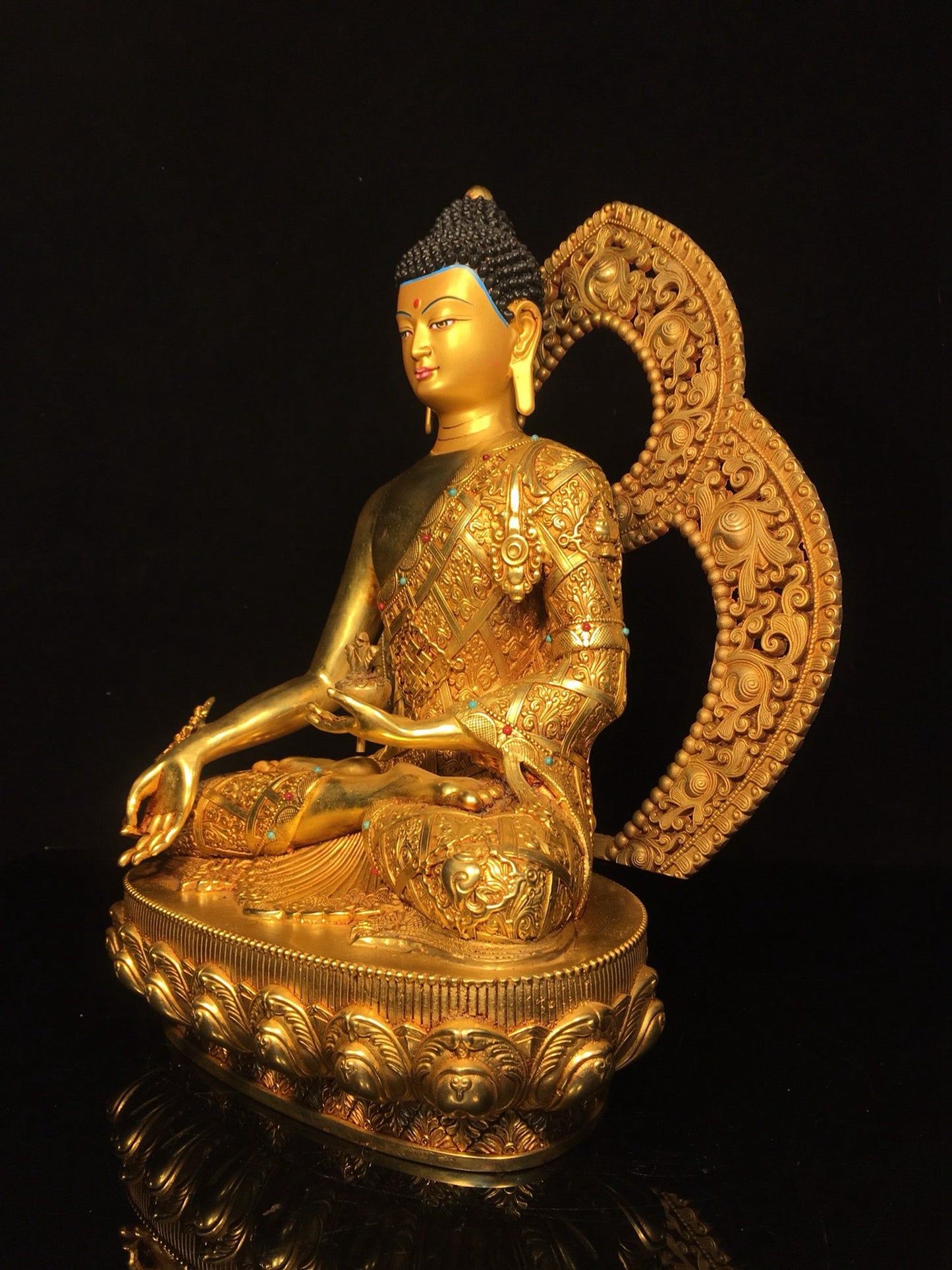 Bronze gilded statue of Shakyamuni Buddha