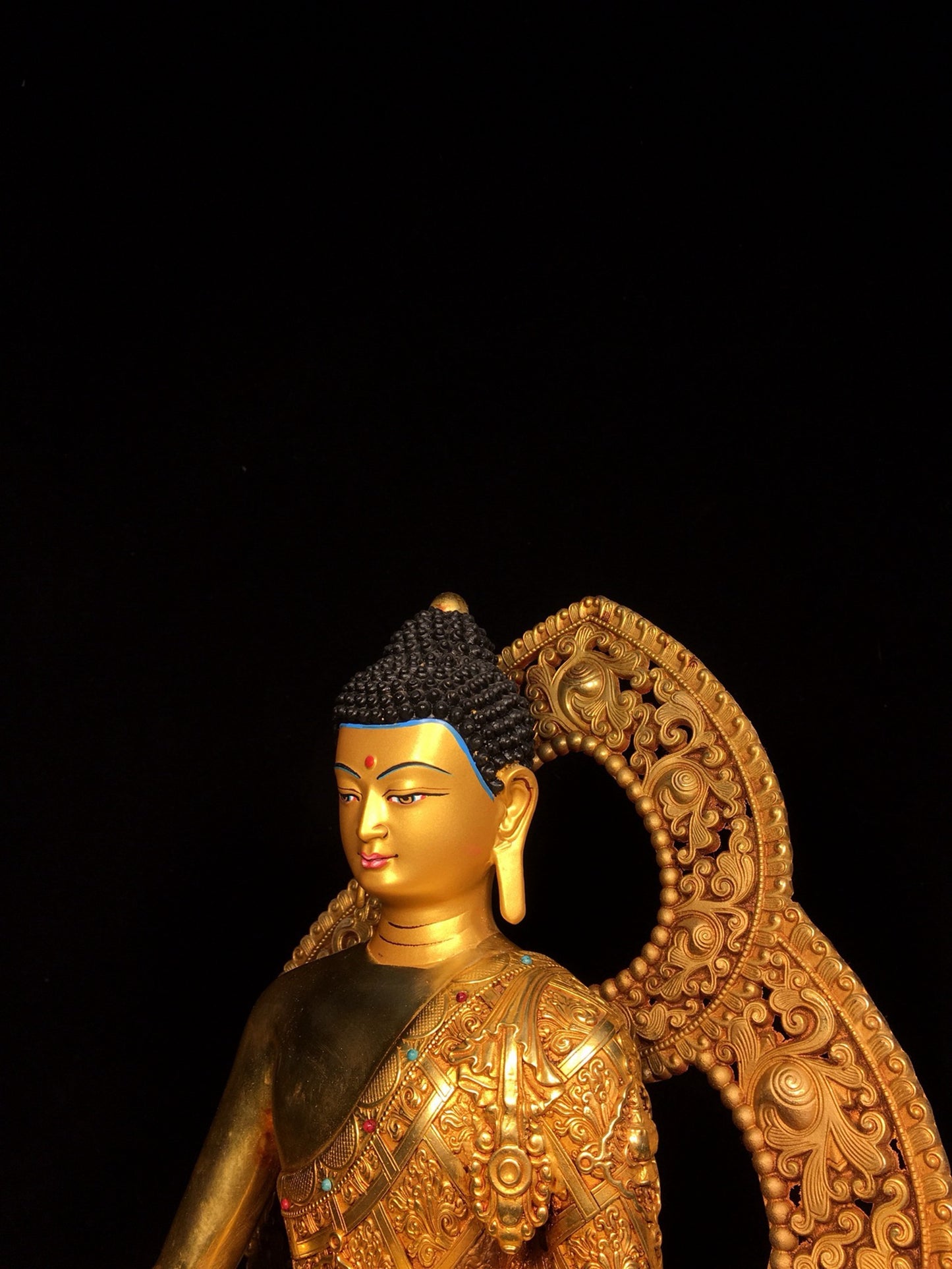 Bronze gilded statue of Shakyamuni Buddha