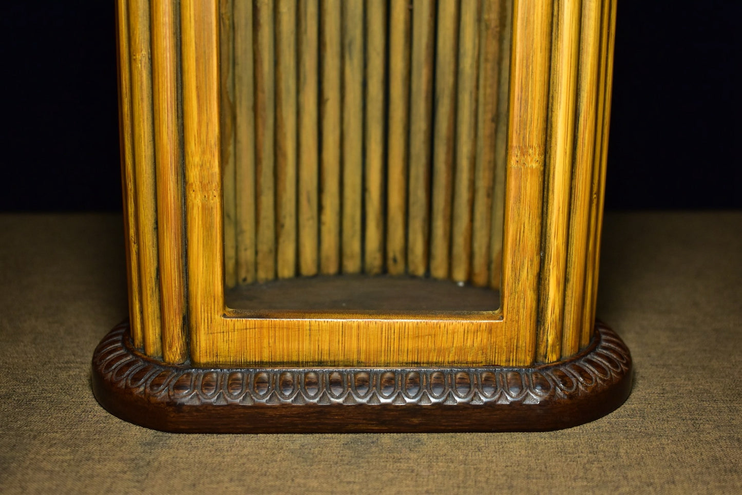 Black sandalwood inlaid carved bamboo spring Buddha niche