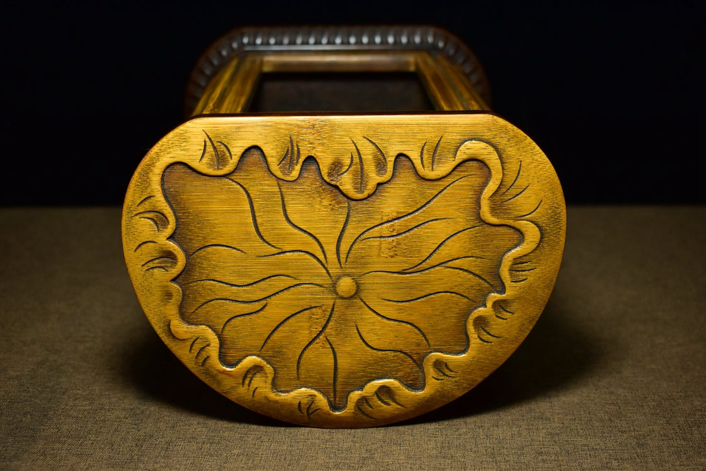 Black sandalwood inlaid carved bamboo spring Buddha niche