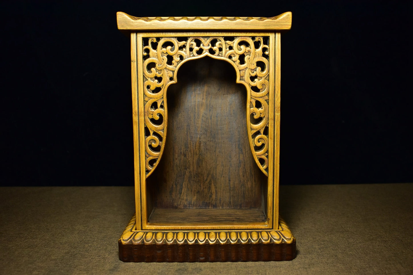 Black sandalwood inlaid carved bamboo spring Buddha niche