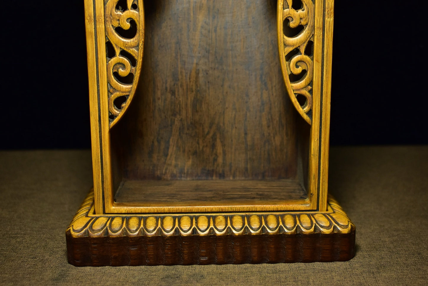 Black sandalwood inlaid carved bamboo spring Buddha niche