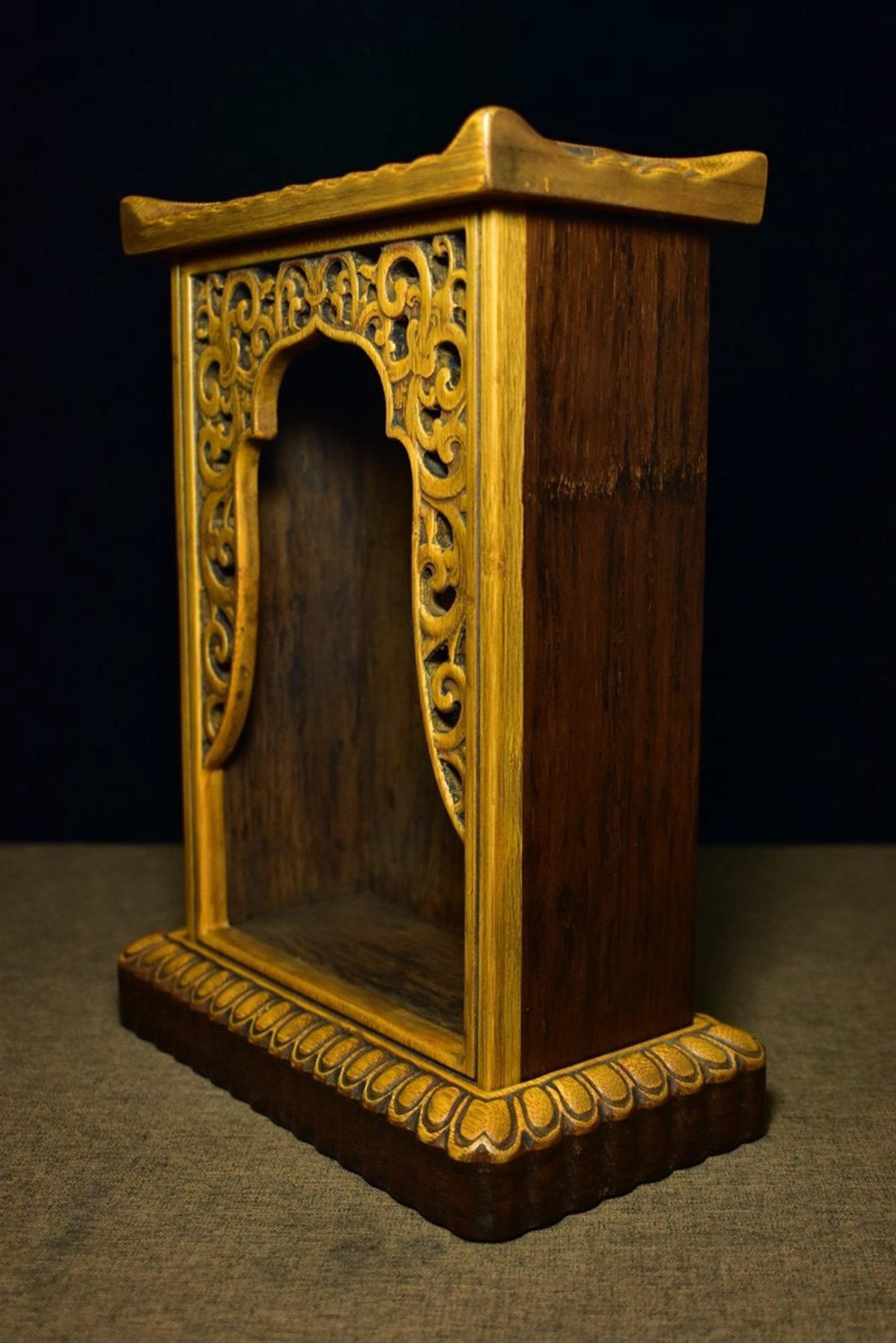 Black sandalwood inlaid carved bamboo spring Buddha niche