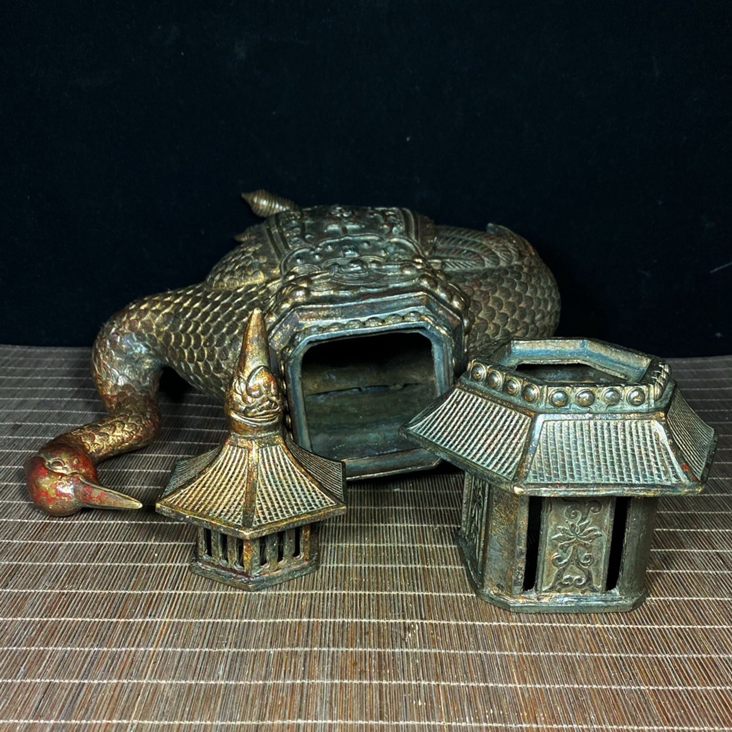 Old copper tire mud gold crane pagoda incense burner