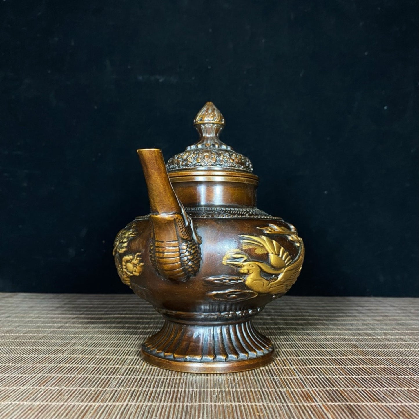 Pure copper gilded gold hidden dragon and phoenix wine pot