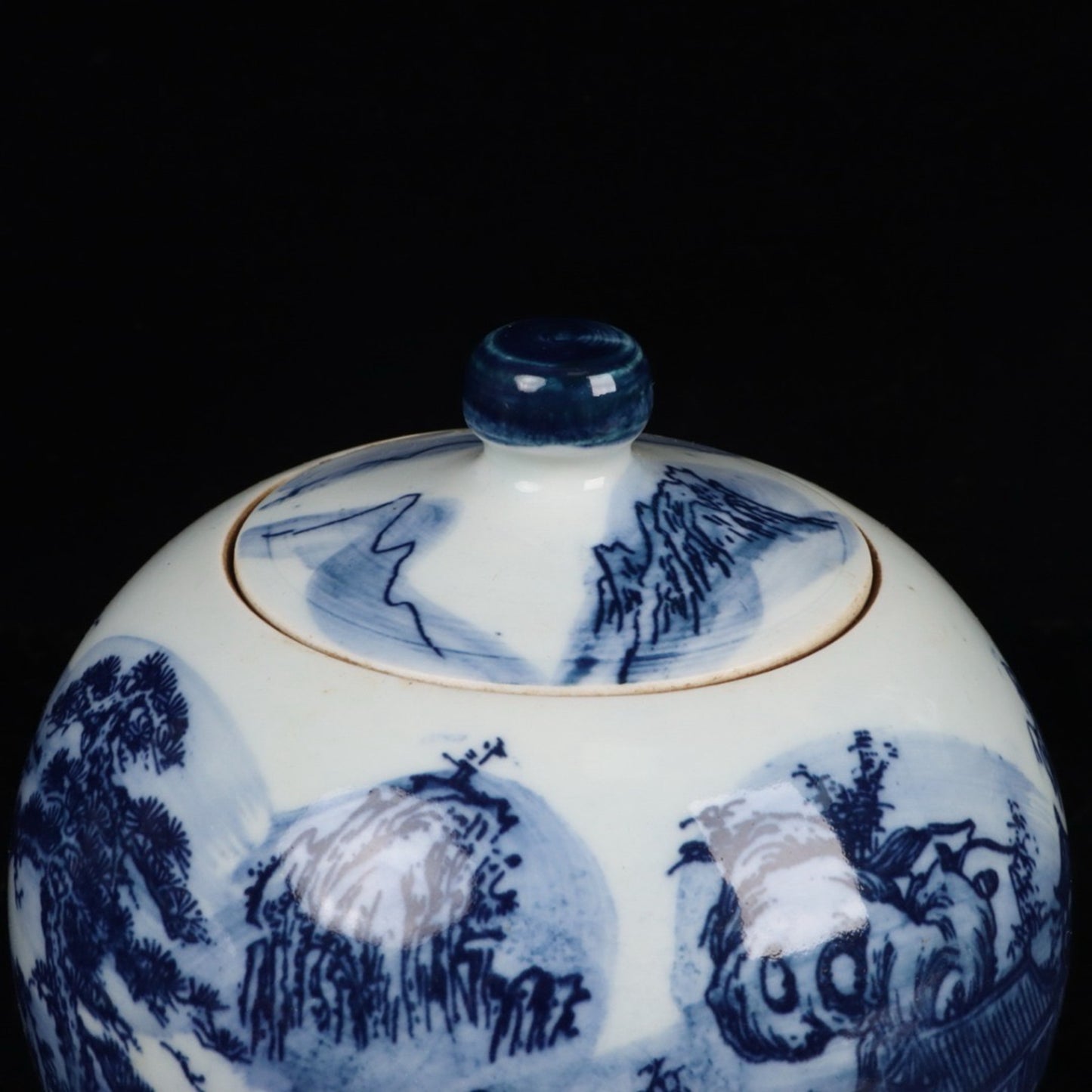 Blue and white landscape patterned apple lid jar
