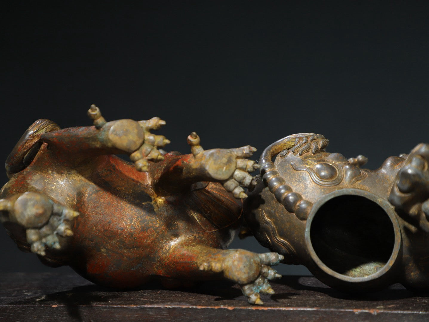 A pair of Chinese antique pure copper auspicious beast ornaments