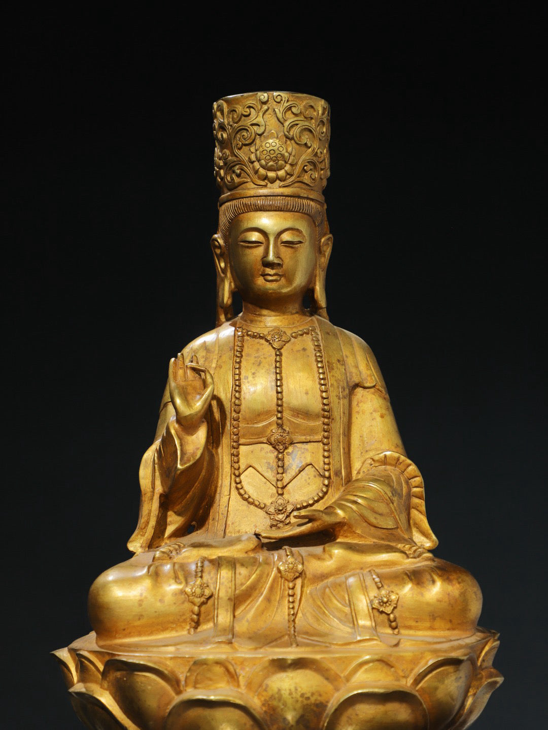 Bronze gilded Guanyin Buddha statue