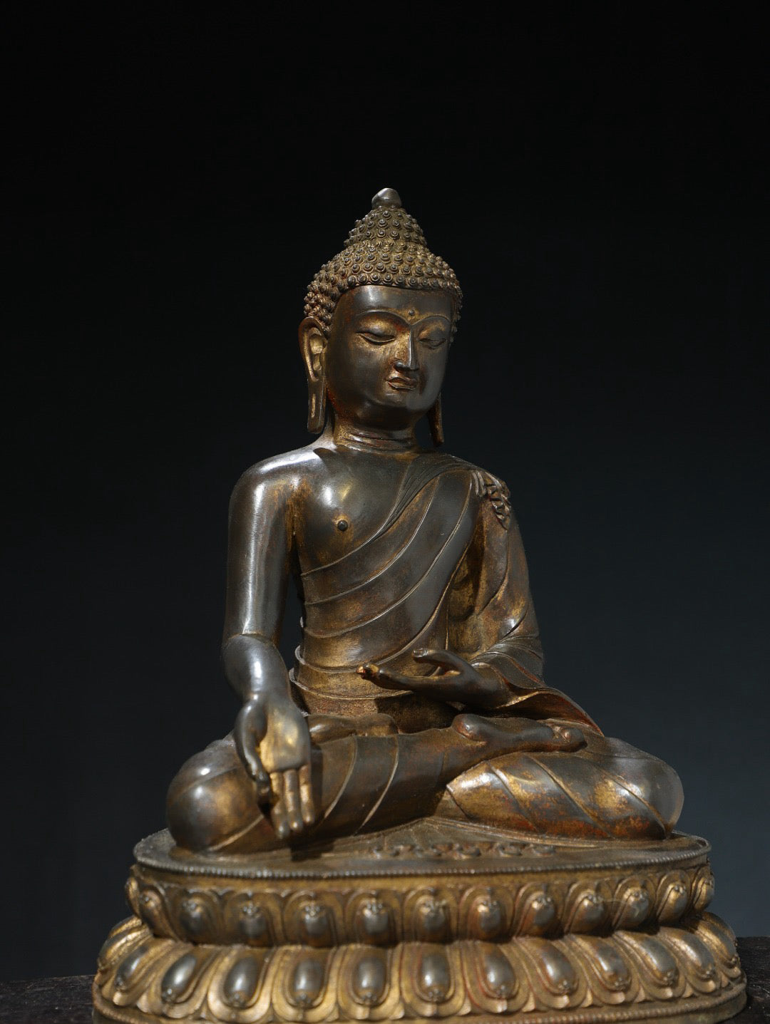 Chinese antique pure copper Buddha statue of the Great Sun Tathagata