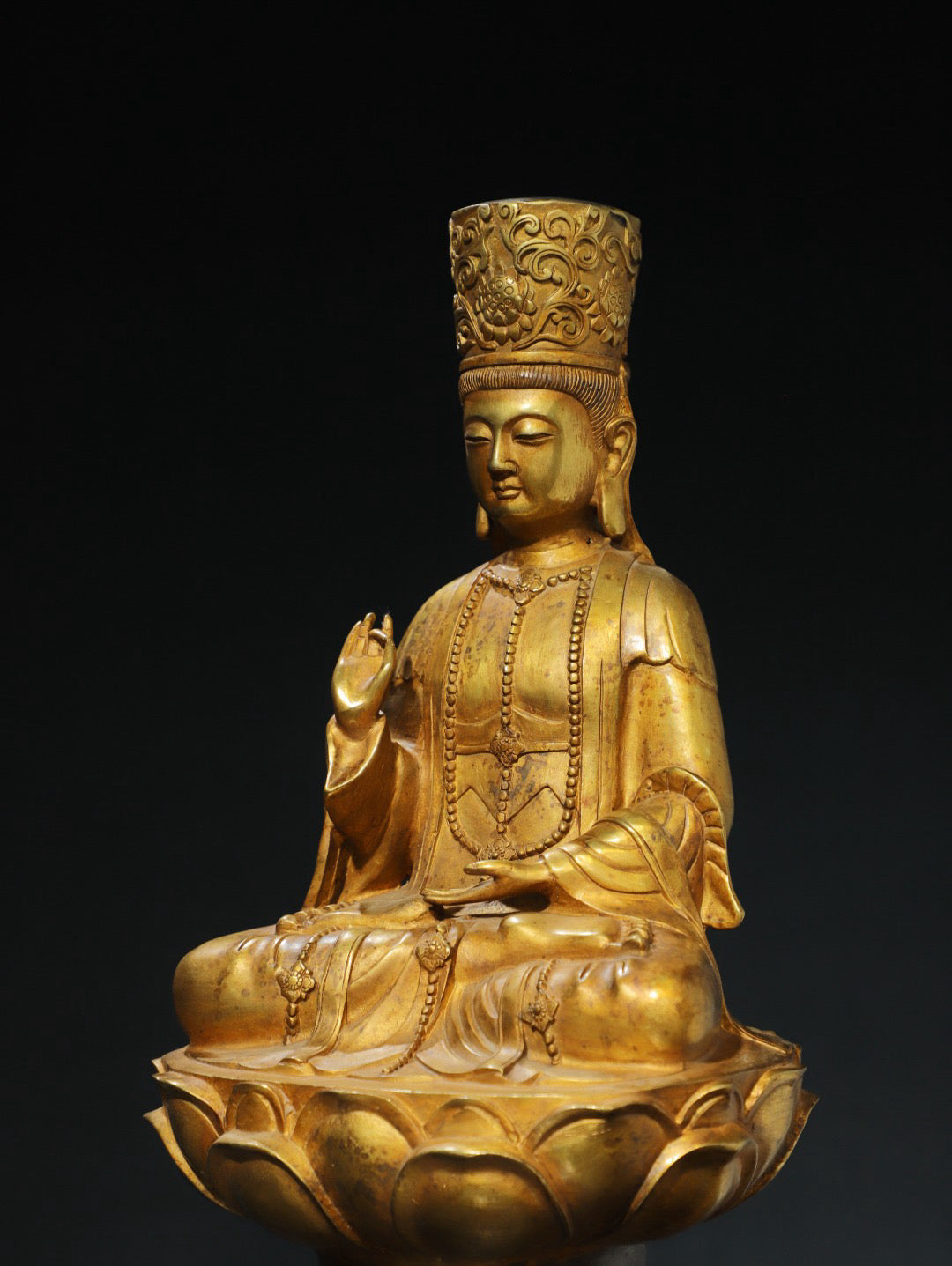 Bronze gilded Guanyin Buddha statue