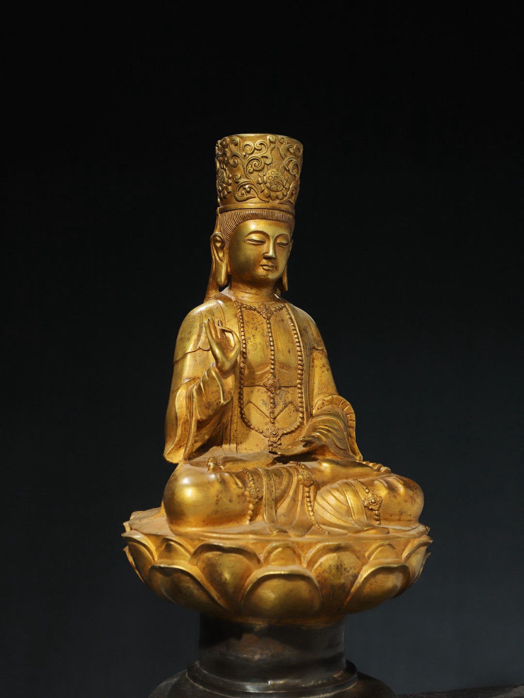 Bronze gilded Guanyin Buddha statue