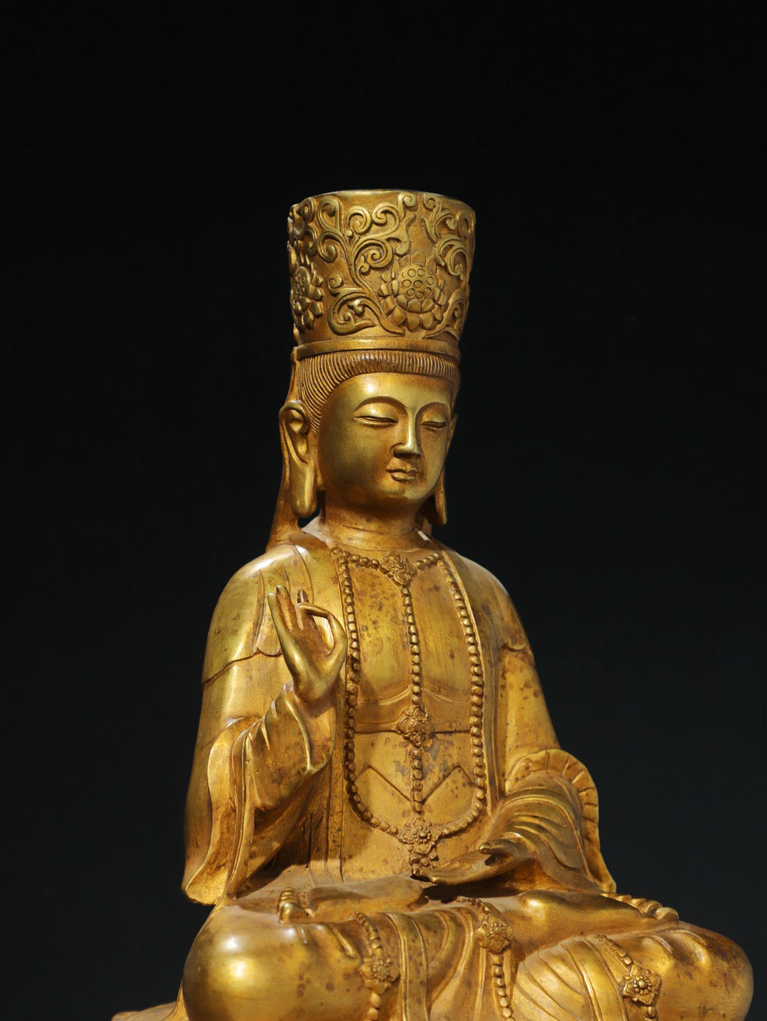 Bronze gilded Guanyin Buddha statue