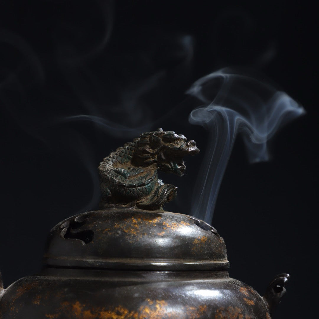 Chinese antique pure copper [dragon cover] incense burner