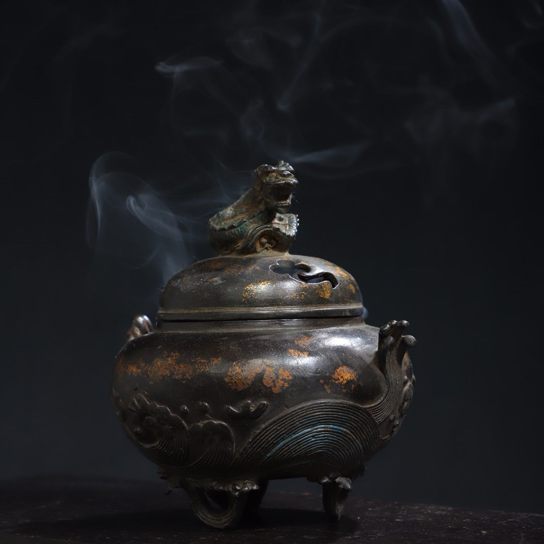 Chinese antique pure copper [dragon cover] incense burner