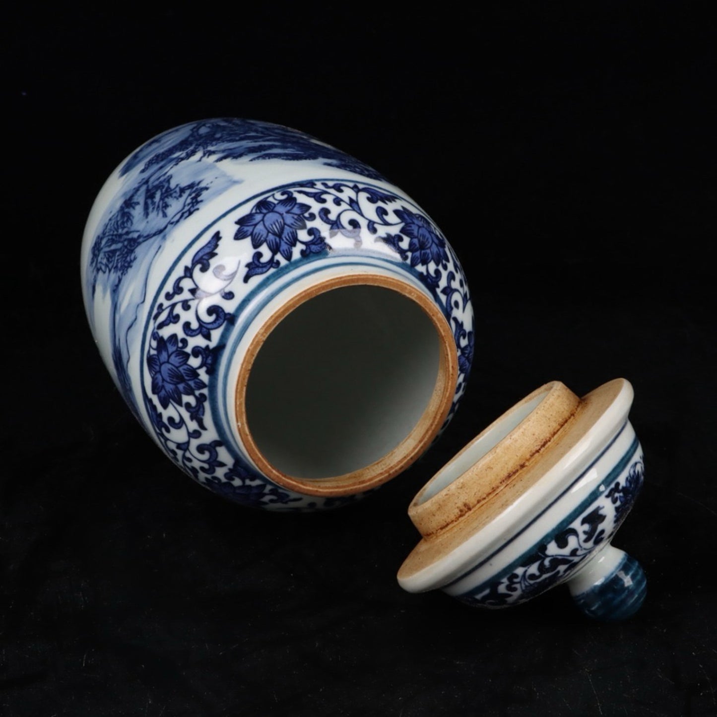 Blue and white landscape general jar