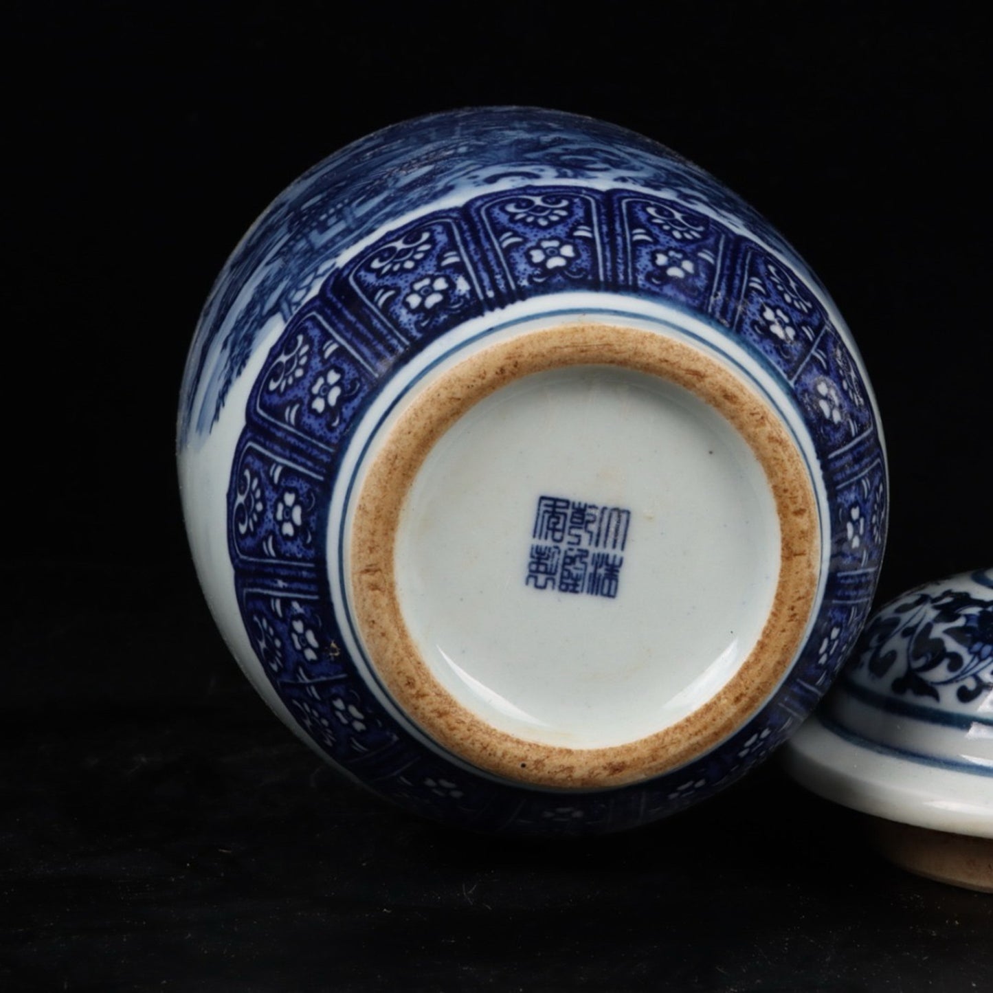 Blue and white landscape general jar