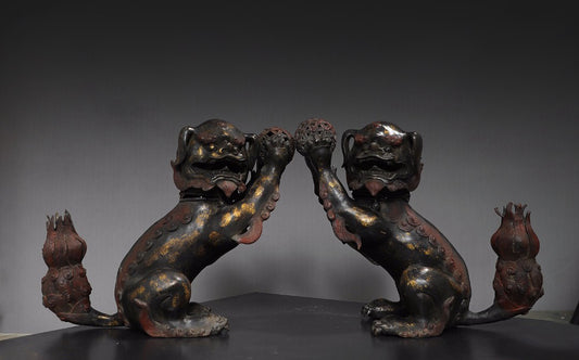 A pair of Chinese antique pure copper [lions]