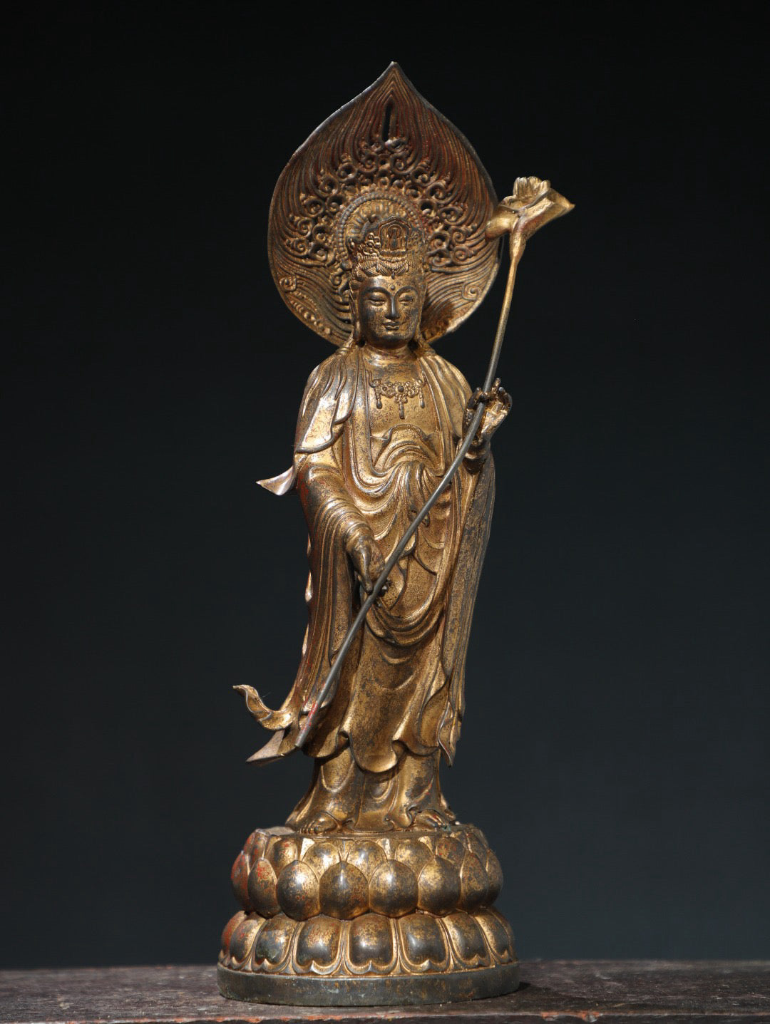 Bronze mud and gold [Great Power Bodhisattva] Buddha statue
