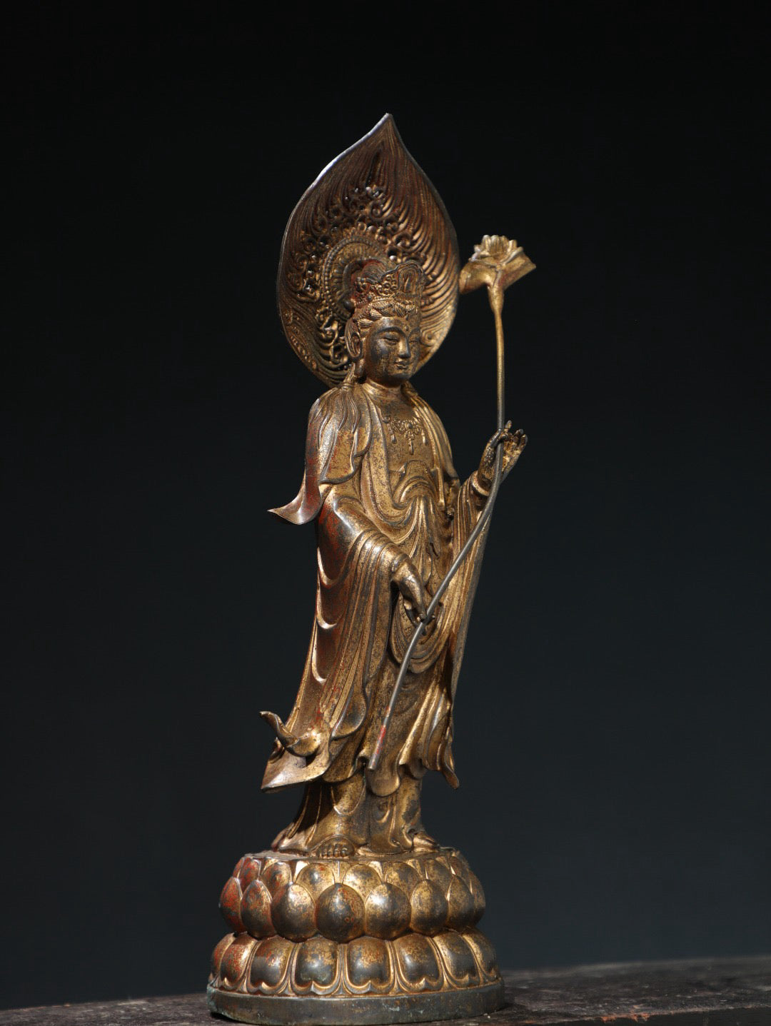Bronze mud and gold [Great Power Bodhisattva] Buddha statue