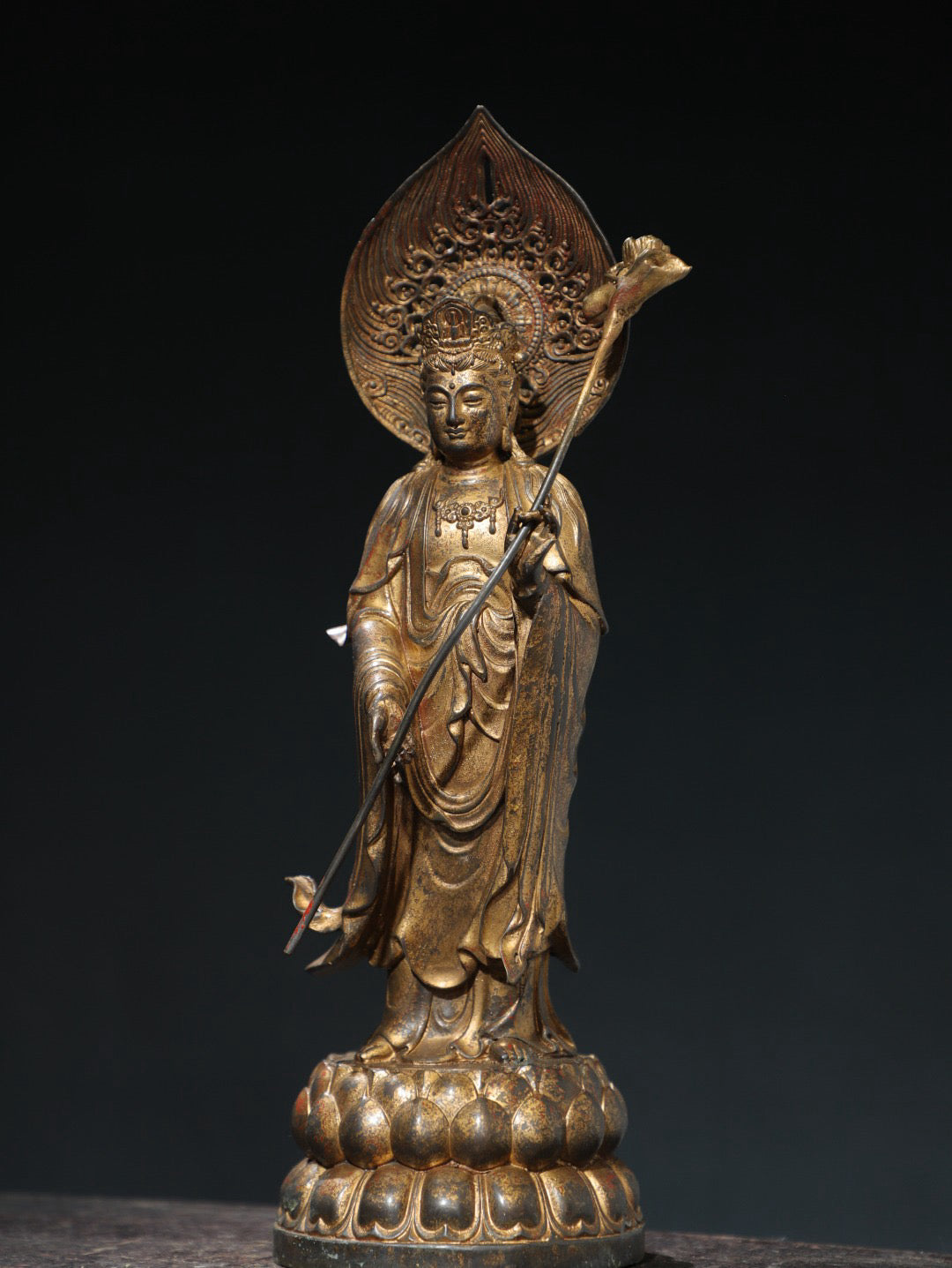 Bronze mud and gold [Great Power Bodhisattva] Buddha statue