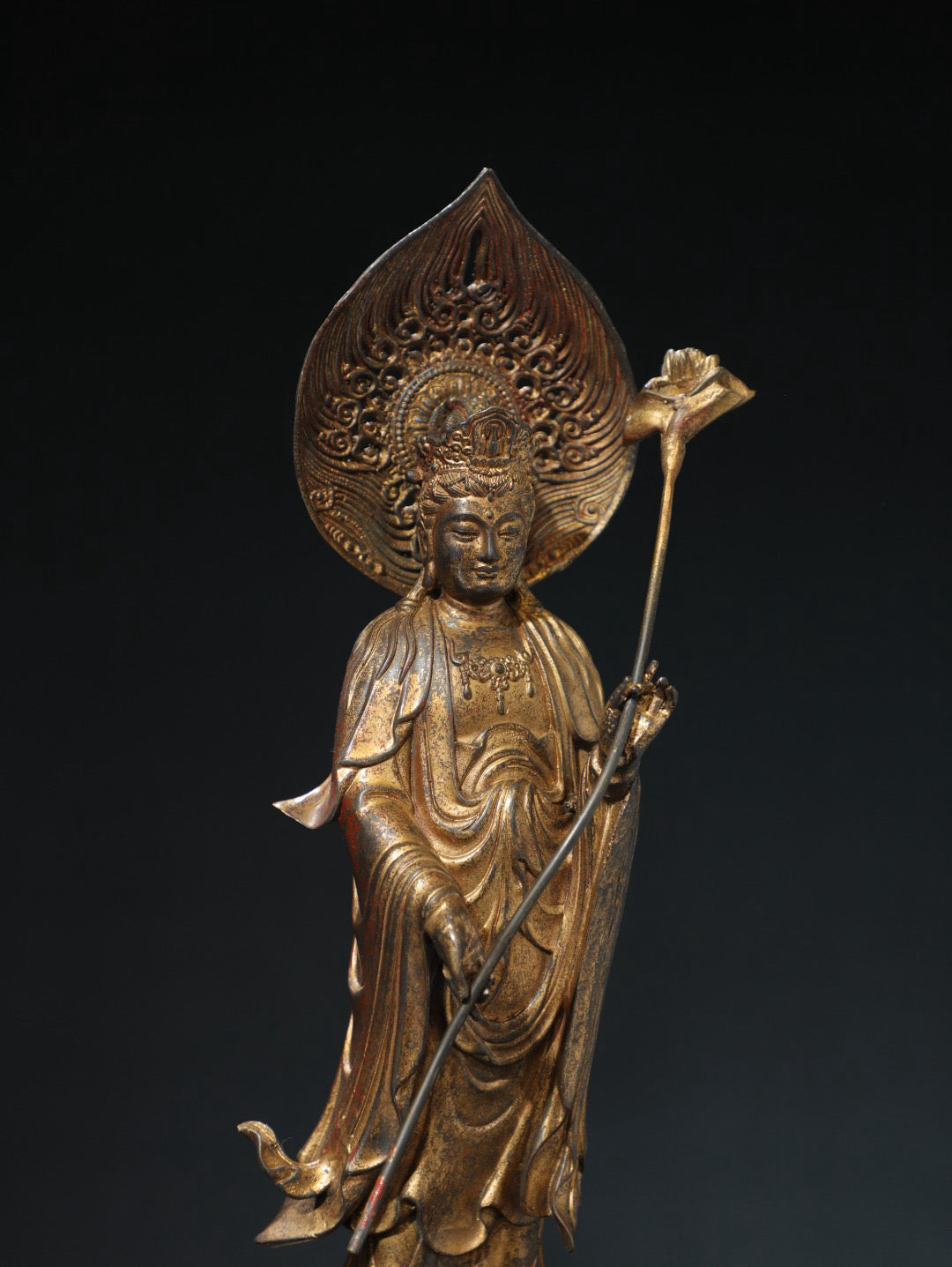 Bronze mud and gold [Great Power Bodhisattva] Buddha statue