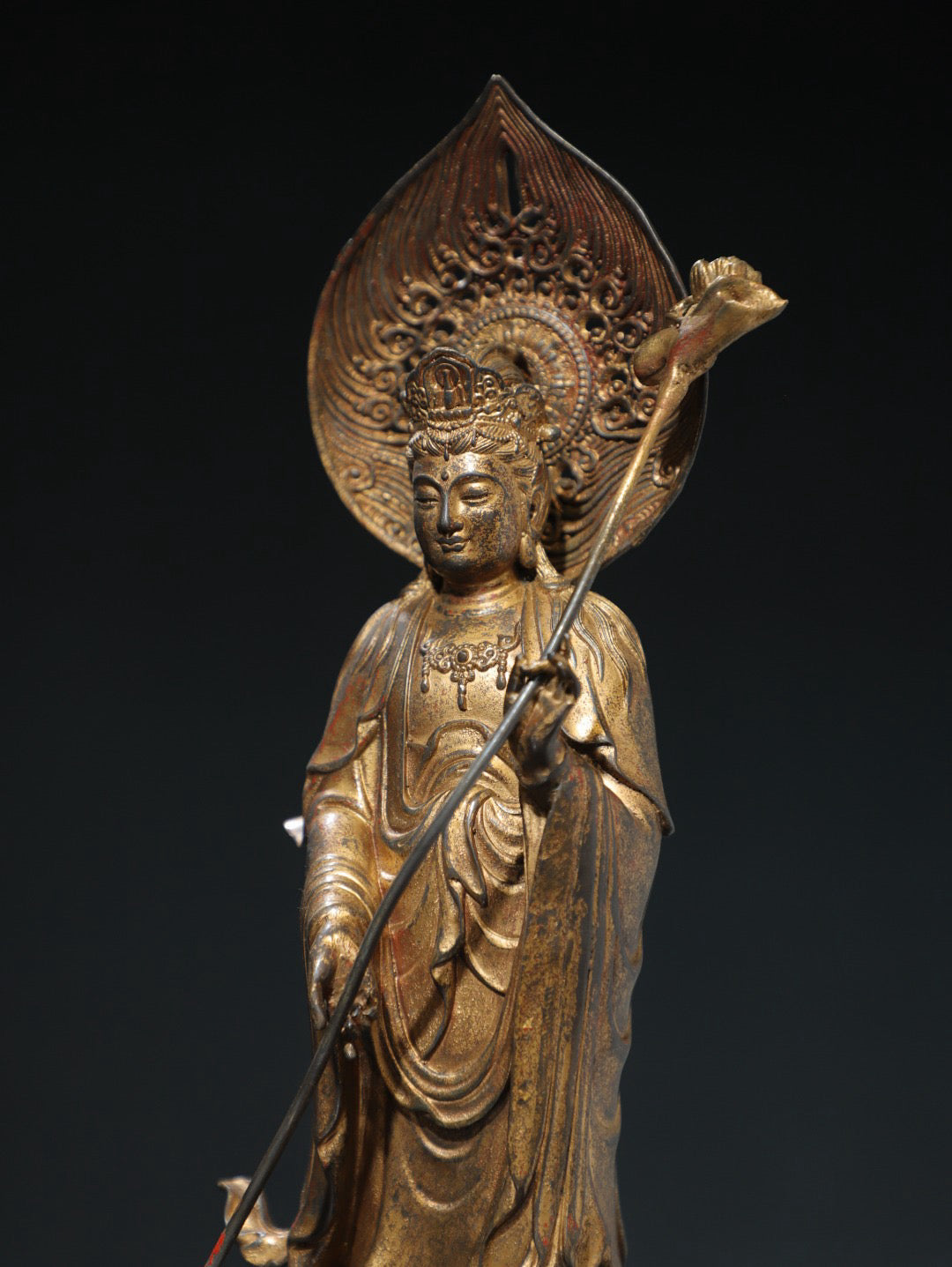 Bronze mud and gold [Great Power Bodhisattva] Buddha statue