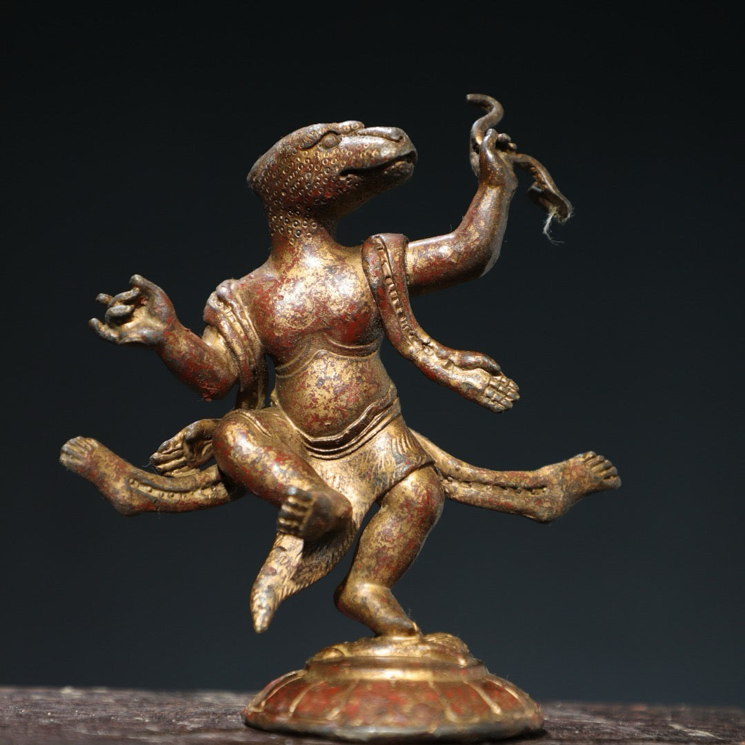 Bronze mud and gold Buddha statues