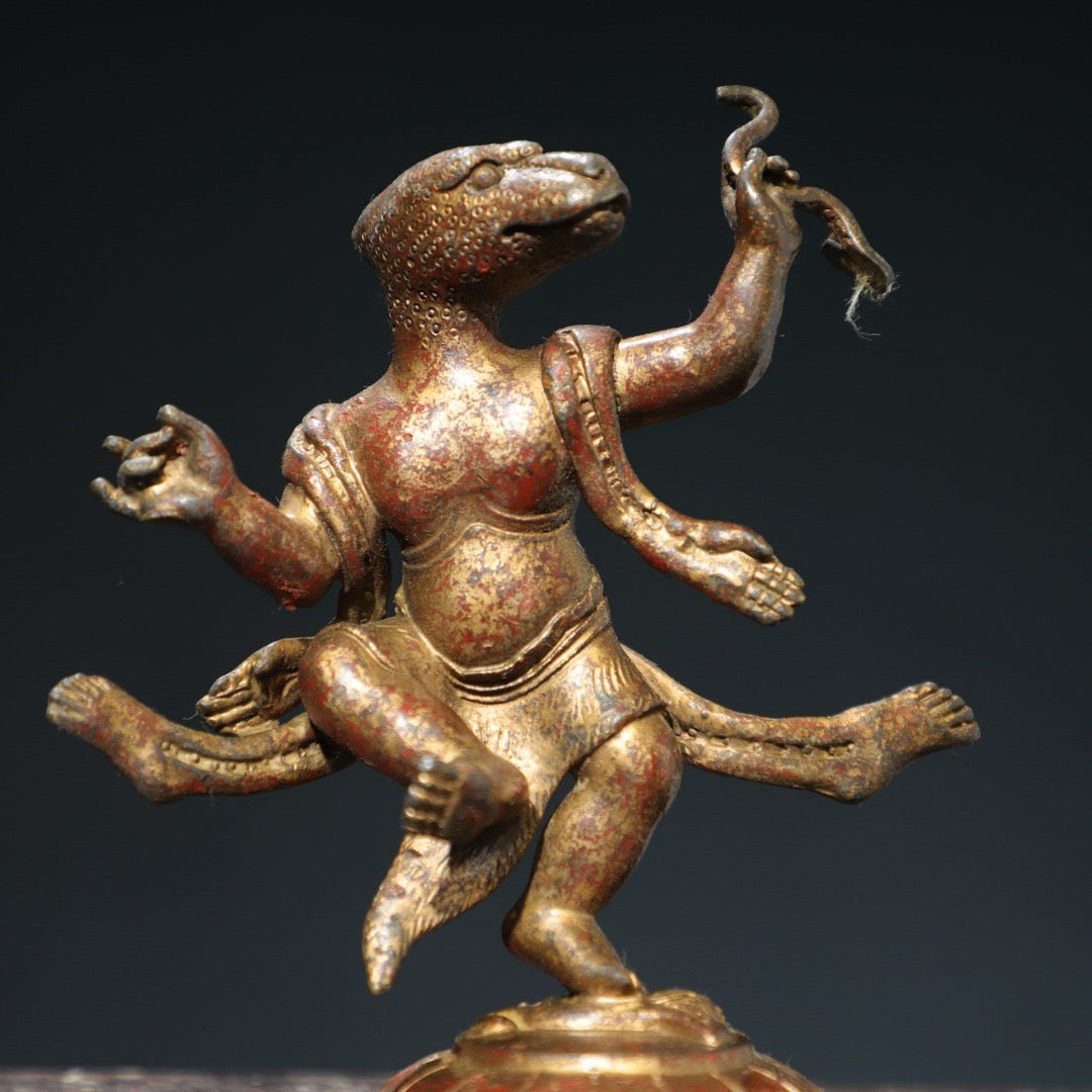 Bronze mud and gold Buddha statues