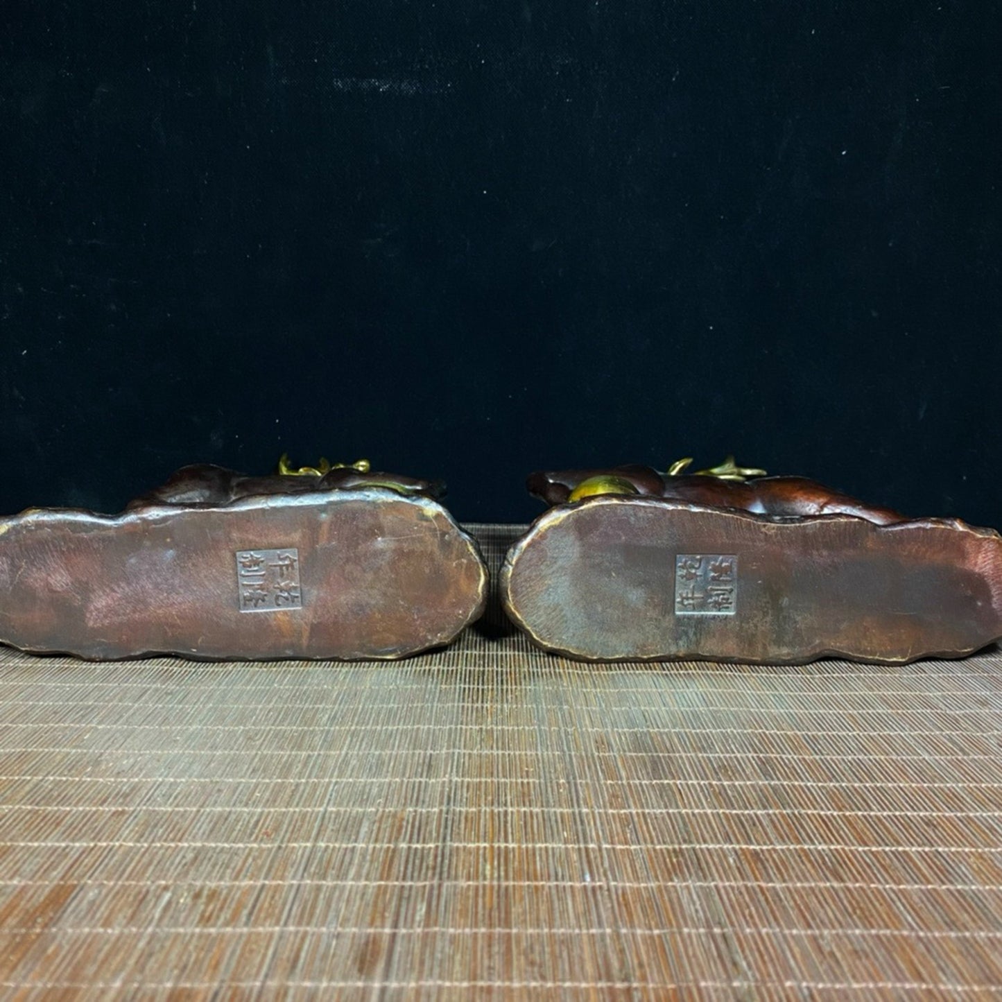 A pair of pure copper gilded gourd ingots and immortal deer