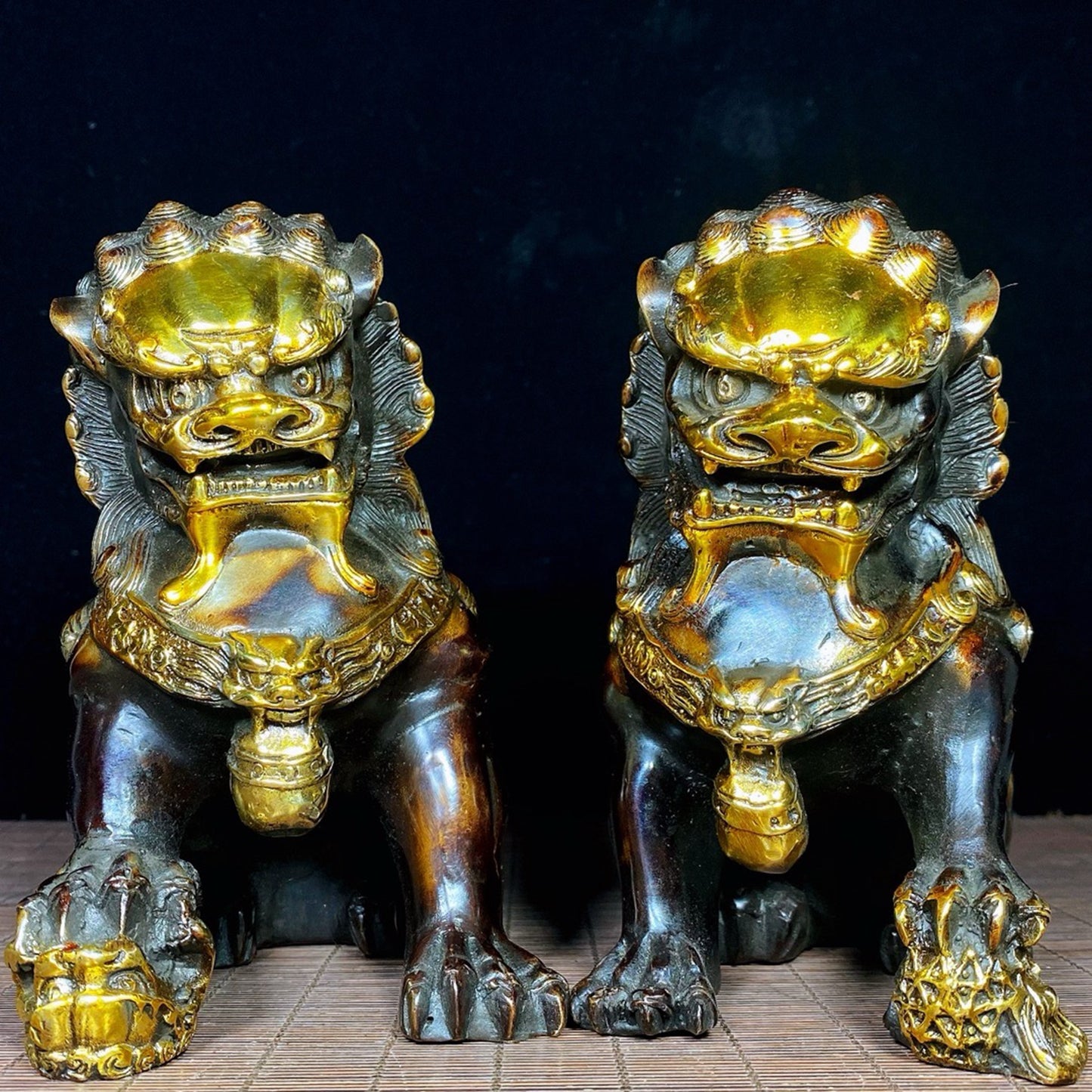 A pair of pure copper gilded lions