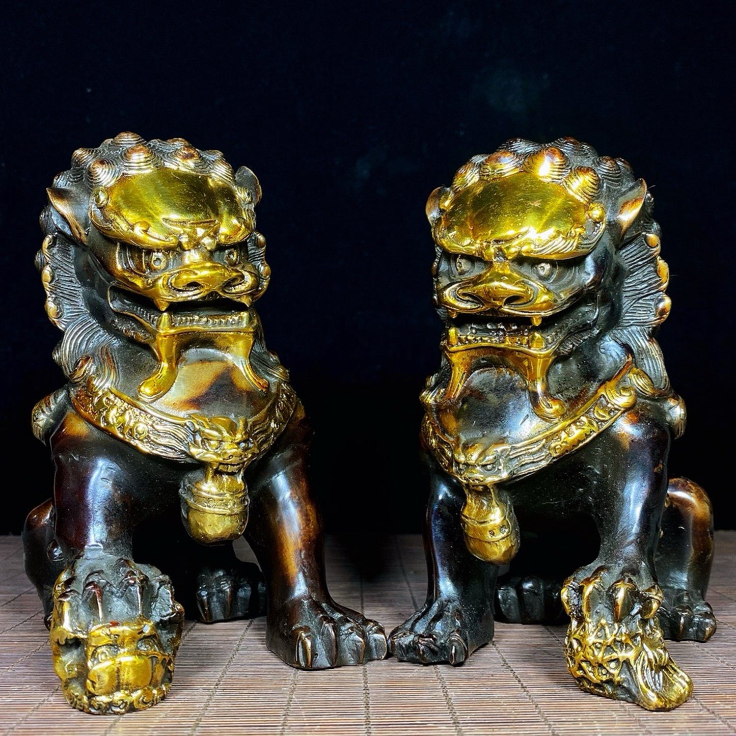 A pair of pure copper gilded lions