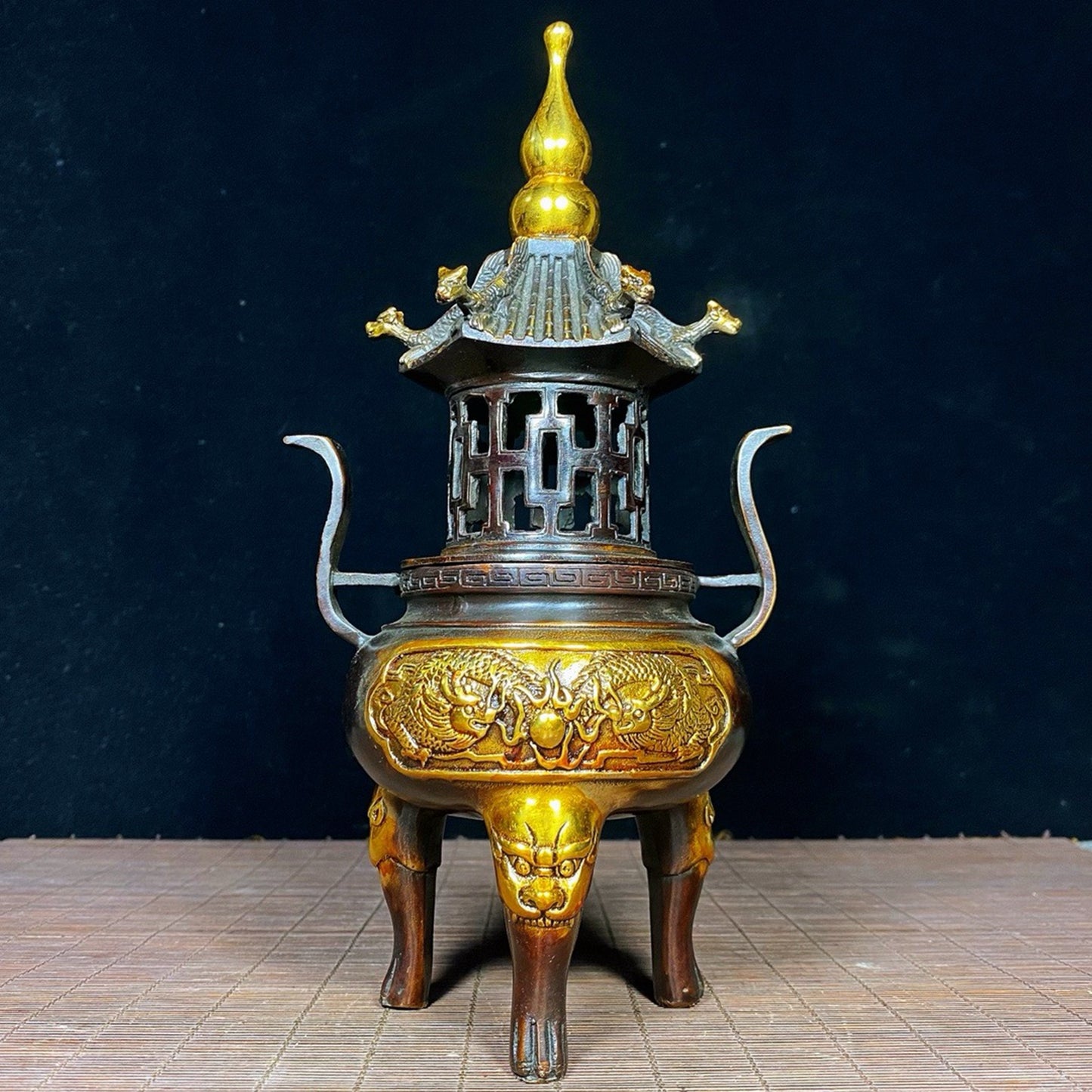 Pure copper dot gold double dragon pearl playing tower furnace