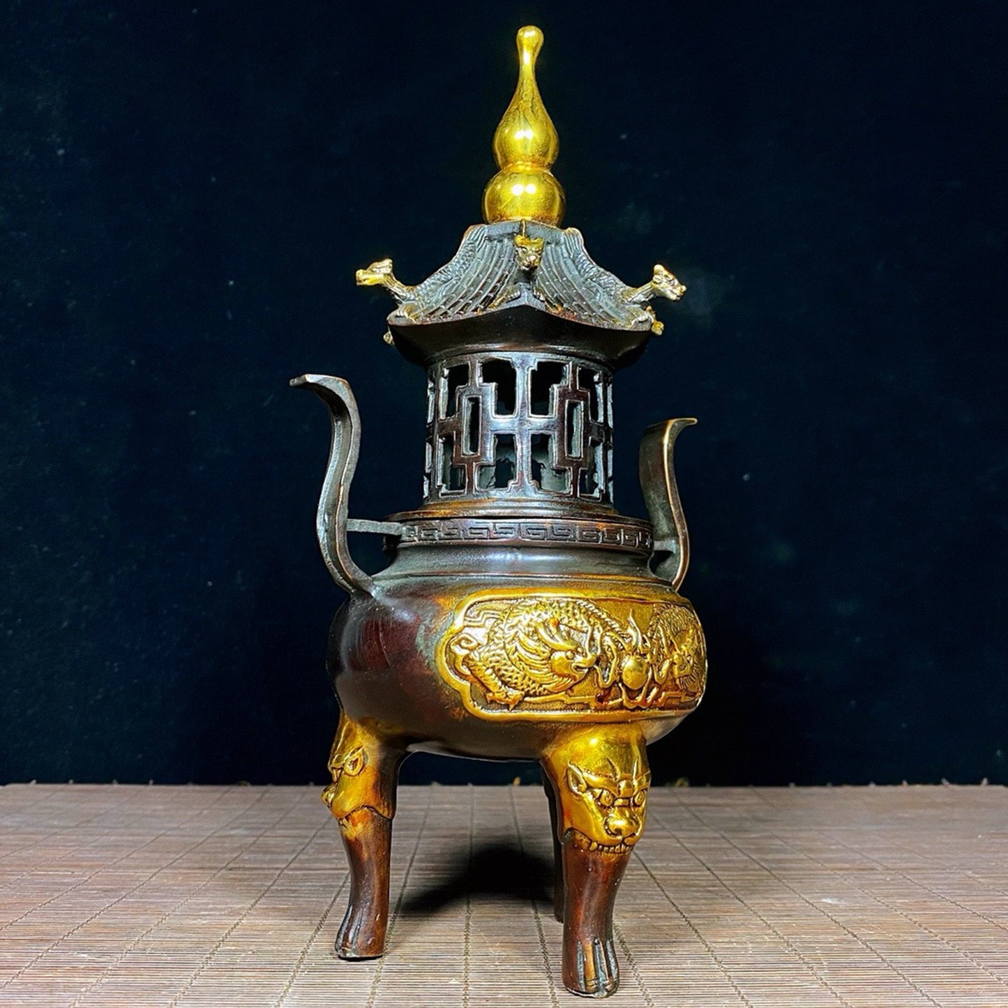 Pure copper dot gold double dragon pearl playing tower furnace