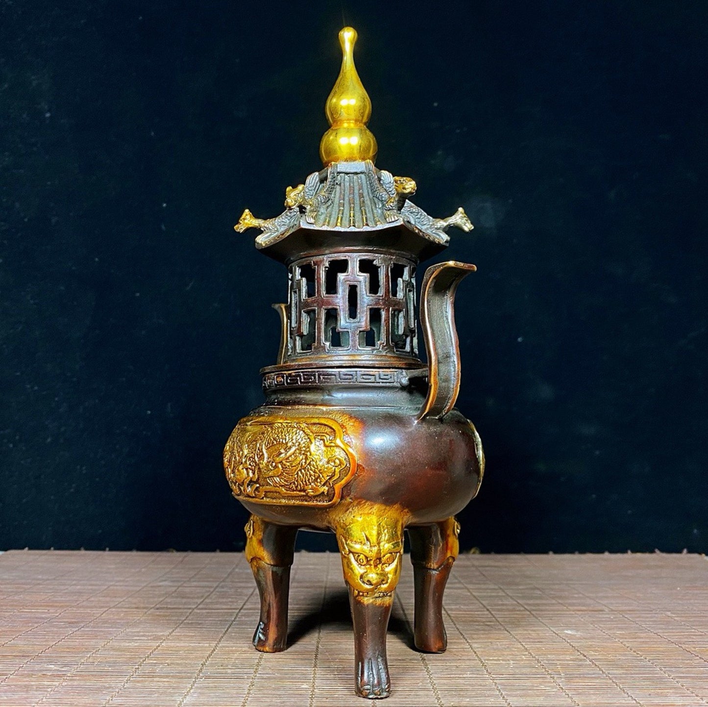 Pure copper dot gold double dragon pearl playing tower furnace