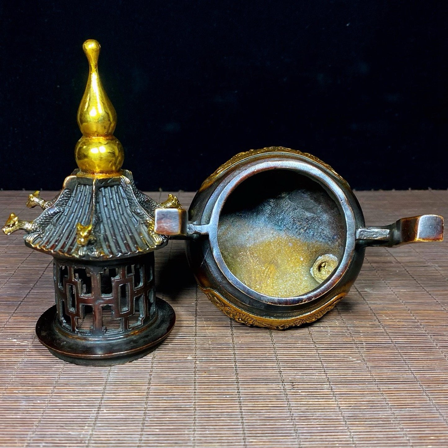 Pure copper dot gold double dragon pearl playing tower furnace