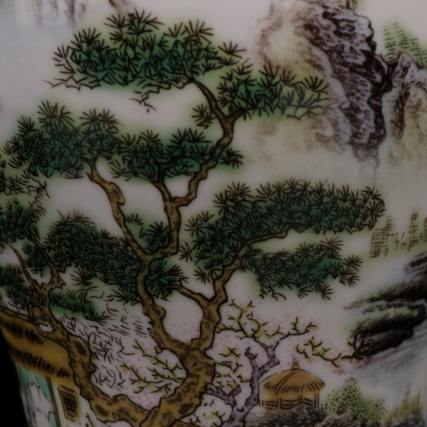 Blue and white tranquil and far-reaching patterned general jar