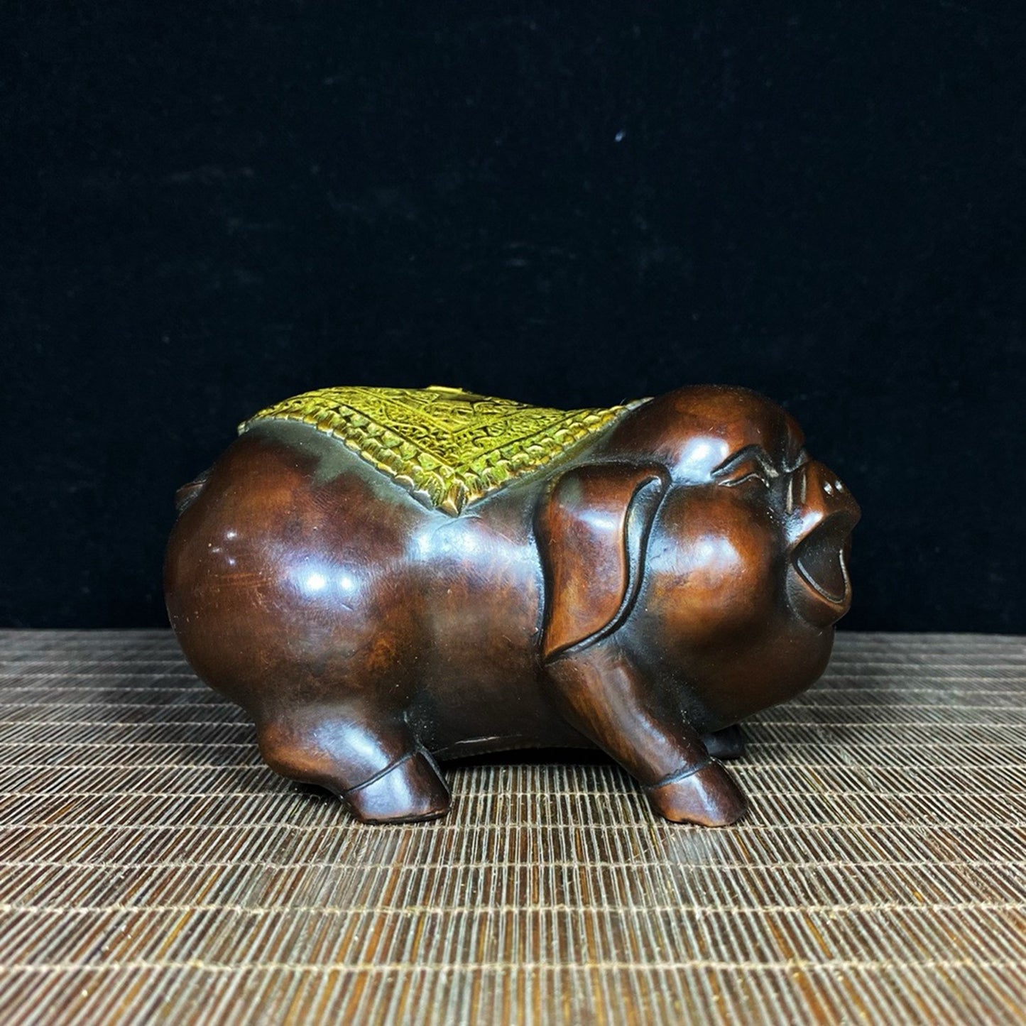 A pair of pure copper gilded and lucky little pigs