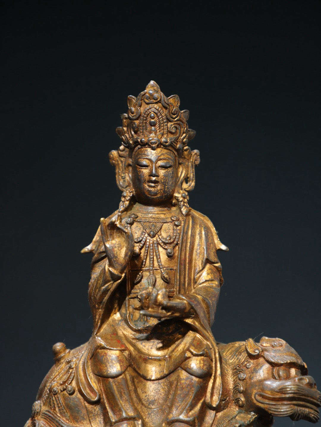 Bronze mud gold [Beast Riding Guanyin] Buddha statue
