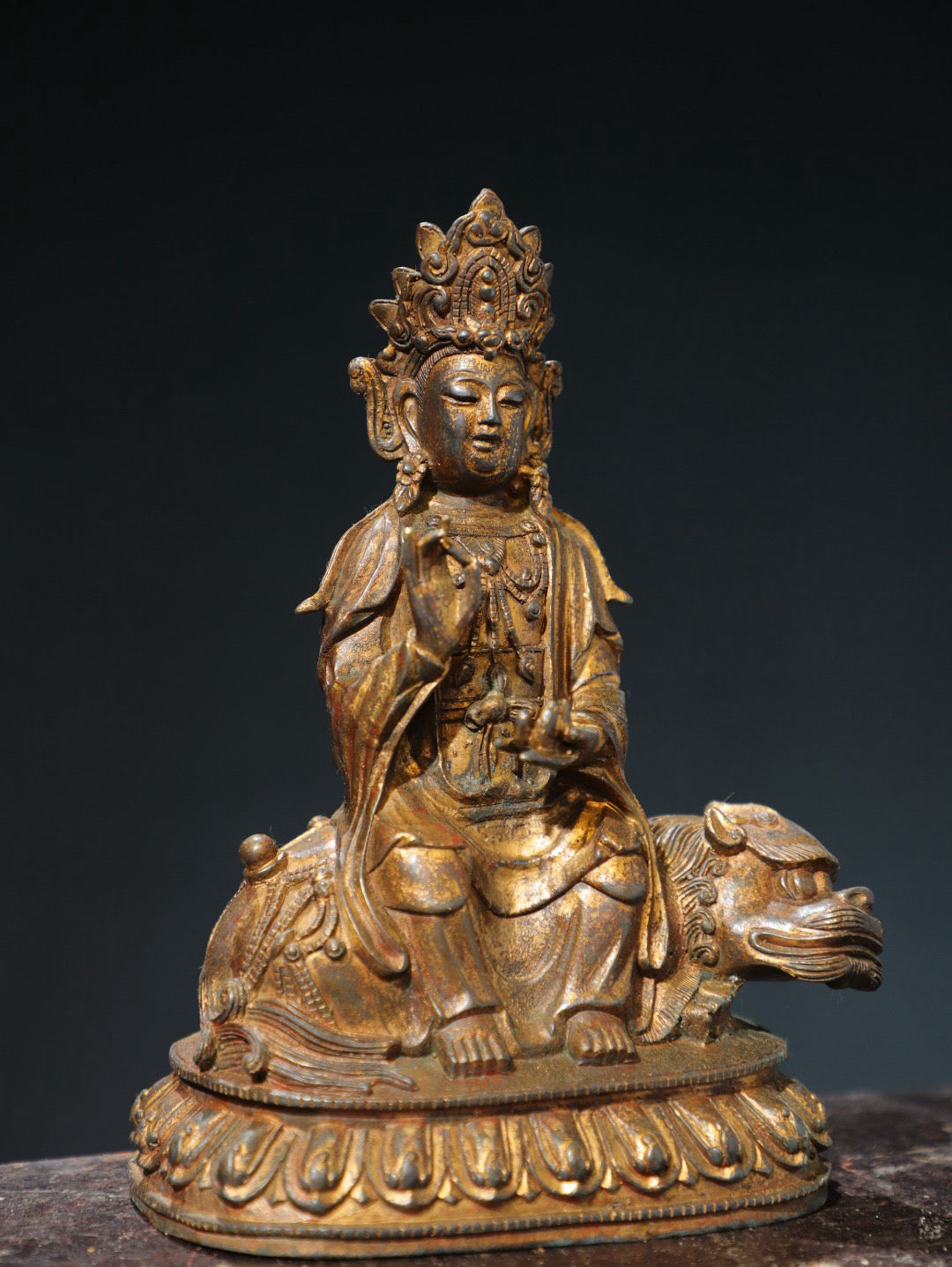 Bronze mud gold [Beast Riding Guanyin] Buddha statue