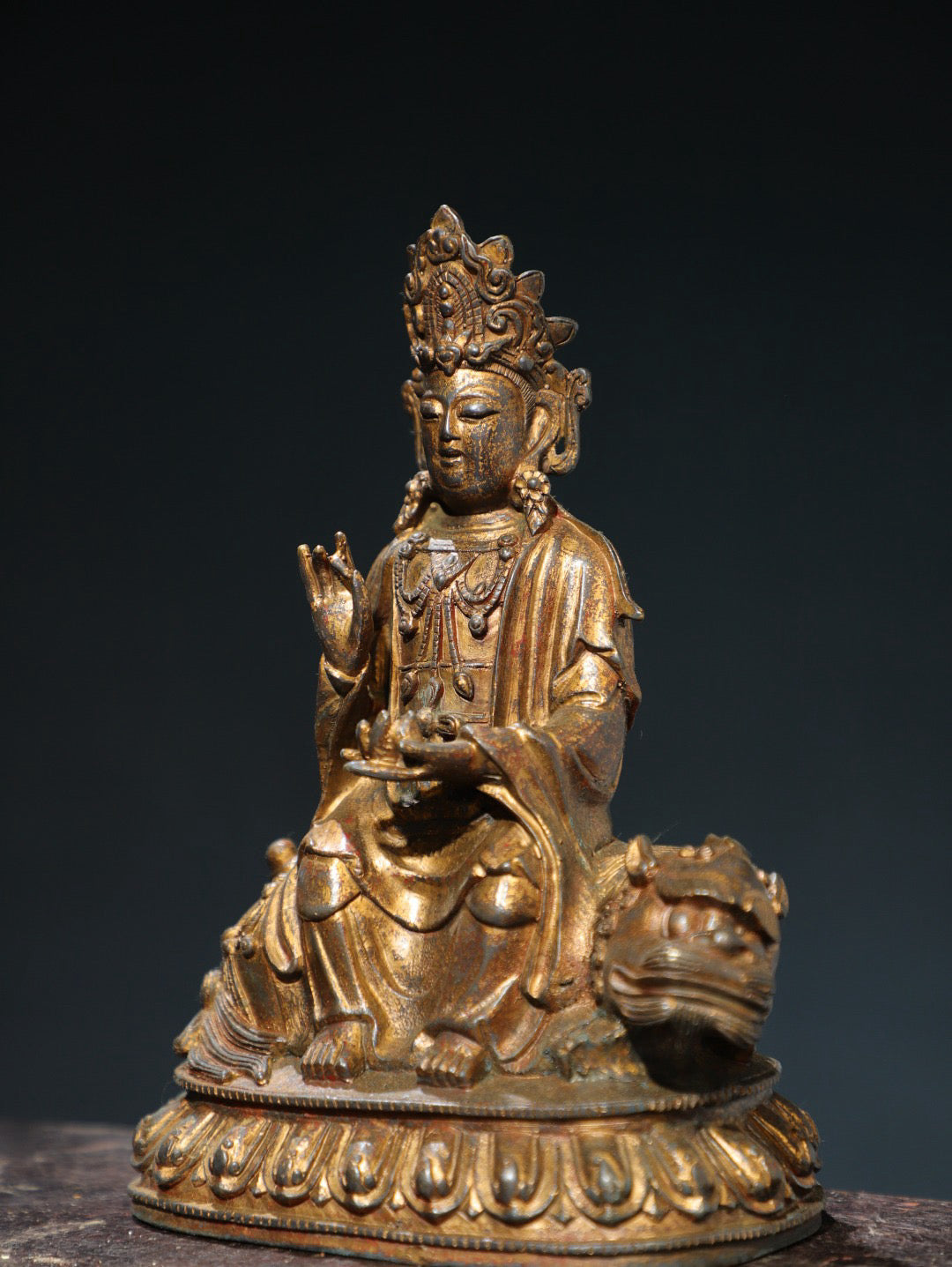 Bronze mud gold [Beast Riding Guanyin] Buddha statue